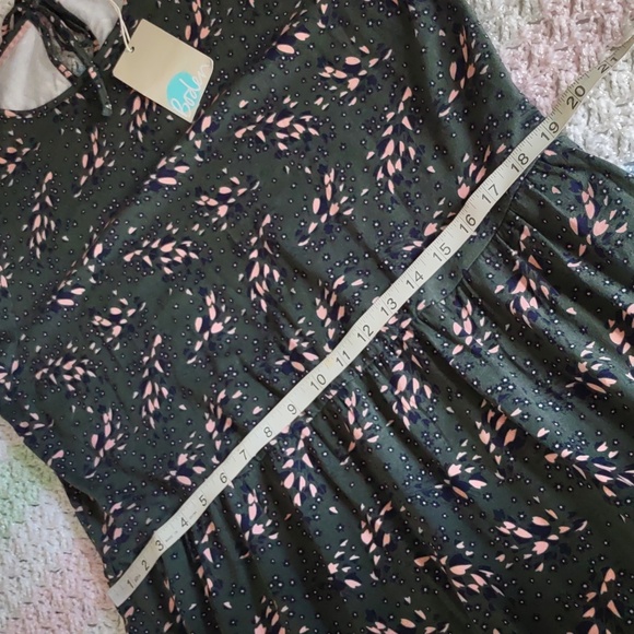 Boden US 14R Posie Jersey Dress Pine Tree Autumn Leaves - Picture 11 of 15